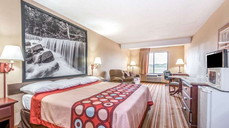 <b>Super 8 Salina I-70 Suite</b>. Images powered by <a href="https://iceportal.shijigroup.com/" title="IcePortal" target="_blank">IcePortal</a>.