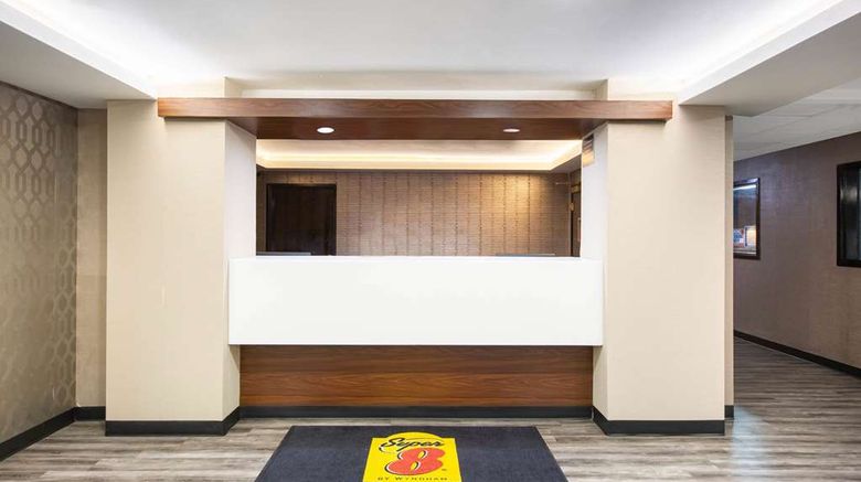 <b>Super 8 Salina I-70 Lobby</b>. Images powered by <a href="https://iceportal.shijigroup.com/" title="IcePortal" target="_blank">IcePortal</a>.