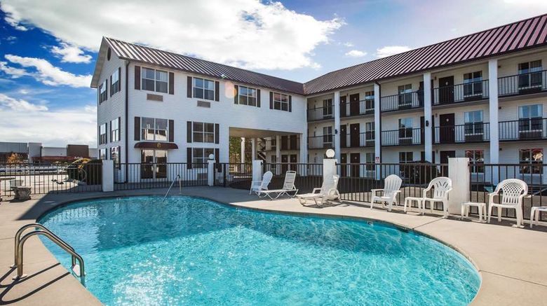 <b>Super 8 Sevierville Pool</b>. Images powered by <a href="https://iceportal.shijigroup.com/" title="IcePortal" target="_blank">IcePortal</a>.