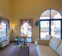 Super 8 Hammond Lobby