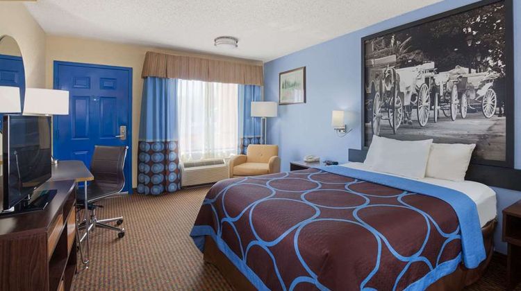 Super 8 Hammond Room