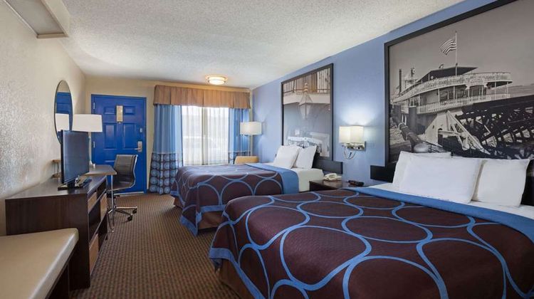 Super 8 Hammond Room