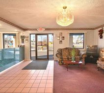 Super 8 Bryant Lobby