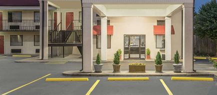 Super 8 Bryant Exterior