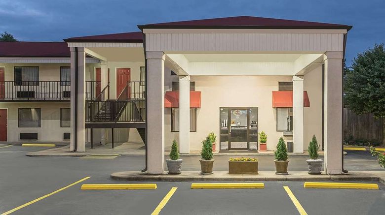 <b>Super 8 Bryant Exterior</b>. Images powered by <a href="https://iceportal.shijigroup.com/" title="IcePortal" target="_blank">IcePortal</a>.