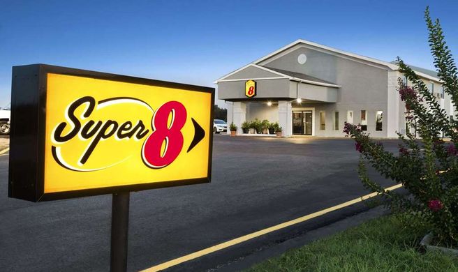 Super 8 Ardmore Exterior