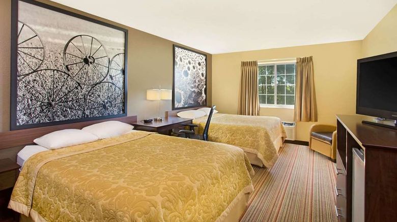 <b>Super 8 New Hampton Room</b>. Images powered by <a href="https://iceportal.shijigroup.com/" title="IcePortal" target="_blank">IcePortal</a>.