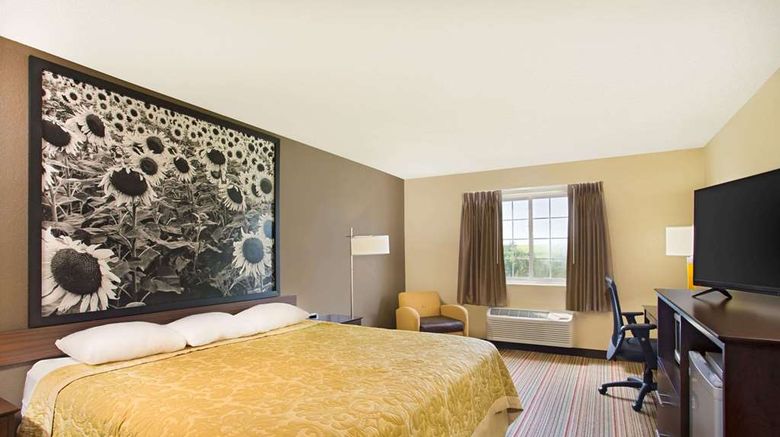 <b>Super 8 New Hampton Room</b>. Images powered by <a href="https://iceportal.shijigroup.com/" title="IcePortal" target="_blank">IcePortal</a>.