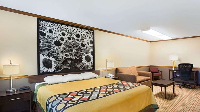 <b>Super 8 New Hampton Room</b>. Images powered by <a href="https://iceportal.shijigroup.com/" title="IcePortal" target="_blank">IcePortal</a>.