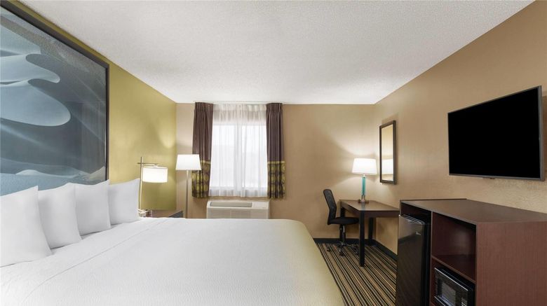 <b>Super 8 Casa Grande Room</b>. Images powered by <a href="https://iceportal.shijigroup.com/" title="IcePortal" target="_blank">IcePortal</a>.