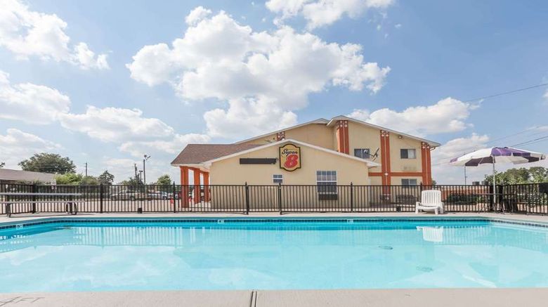 <b>Super 8 Chickasha Pool</b>. Images powered by <a href="https://iceportal.shijigroup.com/" title="IcePortal" target="_blank">IcePortal</a>.