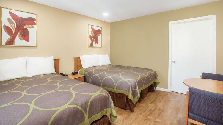 Super 8 Redlands/San Bernardino Room
