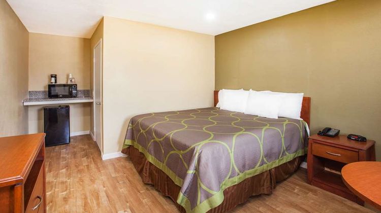 Super 8 Redlands/San Bernardino Room