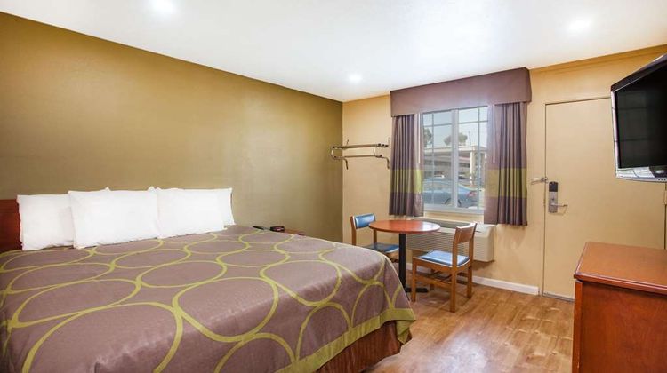 Super 8 Redlands/San Bernardino Room
