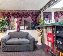 Super 8 Eastland Lobby