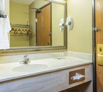 Super 8 Troy IL/St. Louis Area Room