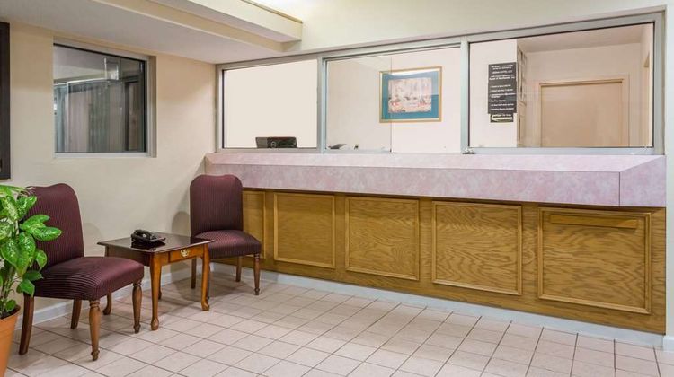 Super 8 Stafford Lobby