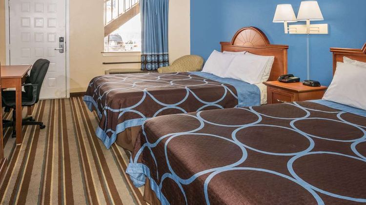 Super 8 San Marcos Room