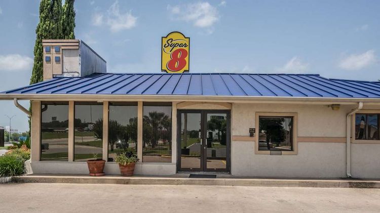 Super 8 San Marcos Exterior