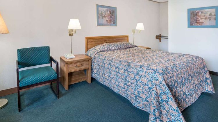 Knights Inn Canton Room