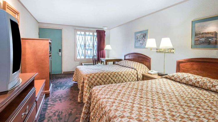 Knights Inn Canton Room
