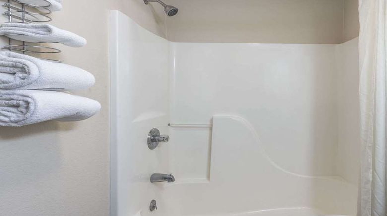 <b>Super 8 Potosi Room</b>. Images powered by <a href="https://iceportal.shijigroup.com/" title="IcePortal" target="_blank">IcePortal</a>.