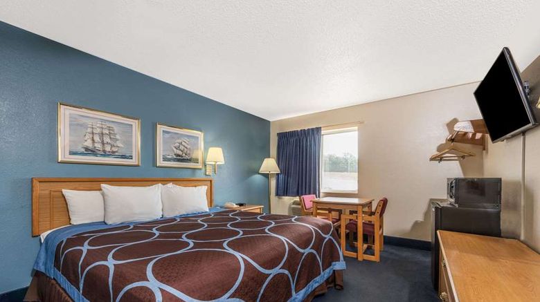<b>Super 8 Potosi Room</b>. Images powered by <a href="https://iceportal.shijigroup.com/" title="IcePortal" target="_blank">IcePortal</a>.