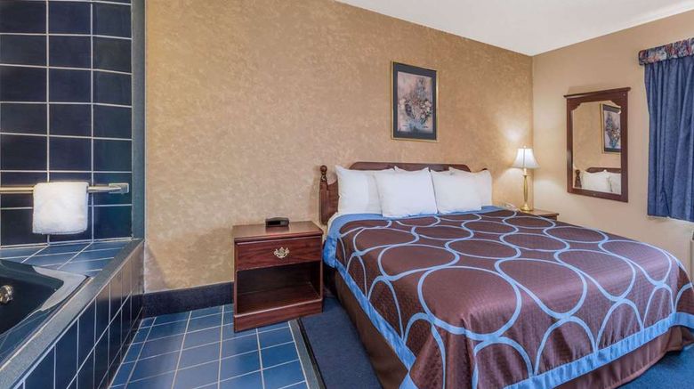 <b>Super 8 Potosi Suite</b>. Images powered by <a href="https://iceportal.shijigroup.com/" title="IcePortal" target="_blank">IcePortal</a>.