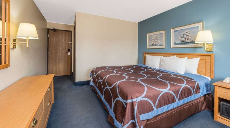 <b>Super 8 Potosi Room</b>. Images powered by <a href="https://iceportal.shijigroup.com/" title="IcePortal" target="_blank">IcePortal</a>.