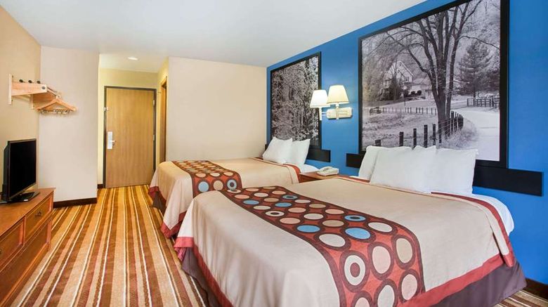 <b>Super 8 Defiance Room</b>. Images powered by <a href="https://iceportal.shijigroup.com/" title="IcePortal" target="_blank">IcePortal</a>.