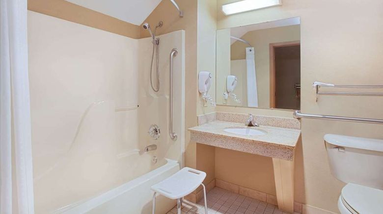 <b>Super 8 Defiance Room</b>. Images powered by <a href="https://iceportal.shijigroup.com/" title="IcePortal" target="_blank">IcePortal</a>.