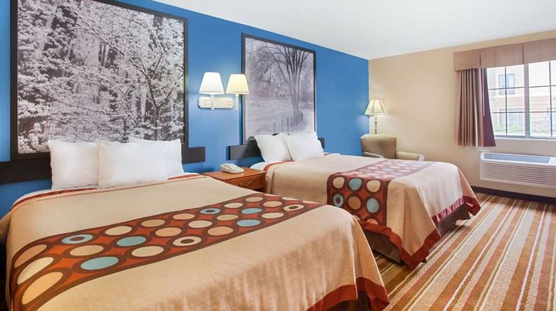 <b>Super 8 Defiance Room</b>. Images powered by <a href="https://iceportal.shijigroup.com/" title="IcePortal" target="_blank">IcePortal</a>.