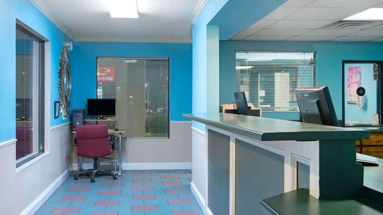 <b>Super 8 Brunswick/South Lobby</b>. Images powered by <a href="https://iceportal.shijigroup.com/" title="IcePortal" target="_blank">IcePortal</a>.