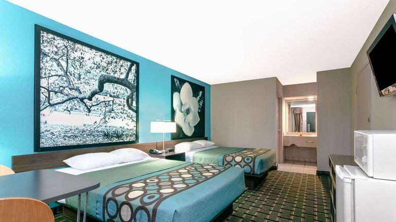 <b>Super 8 Brunswick/South Room</b>. Images powered by <a href="https://iceportal.shijigroup.com/" title="IcePortal" target="_blank">IcePortal</a>.