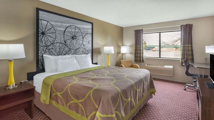Super 8 Hebron Lowell Area Room