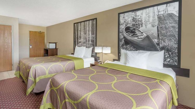 Super 8 Hebron Lowell Area Room