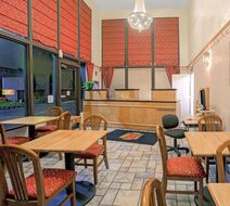 Super 8 Yreka Lobby