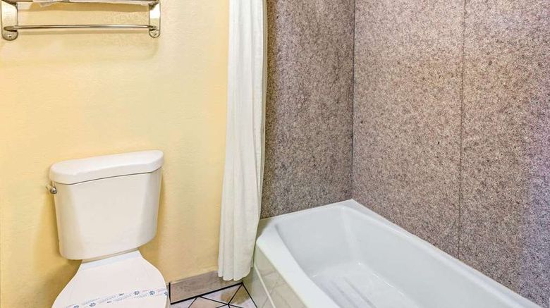<b>Super 8 Yreka Room</b>. Images powered by <a href="https://iceportal.shijigroup.com/" title="IcePortal" target="_blank">IcePortal</a>.