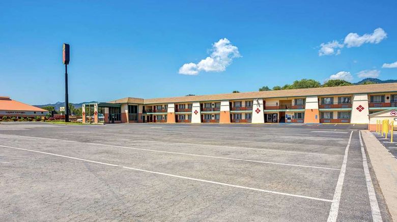 <b>Super 8 Yreka Exterior</b>. Images powered by <a href="https://iceportal.shijigroup.com/" title="IcePortal" target="_blank">IcePortal</a>.