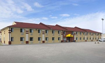 Super 8 Park City/North Wichita Area