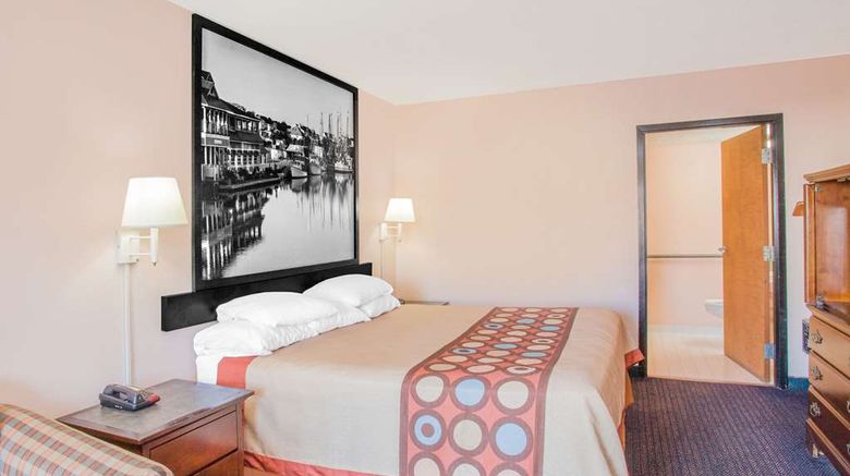 <b>Super 8 Columbia Room</b>. Images powered by <a href="https://iceportal.shijigroup.com/" title="IcePortal" target="_blank">IcePortal</a>.