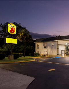 Super 8 Columbia