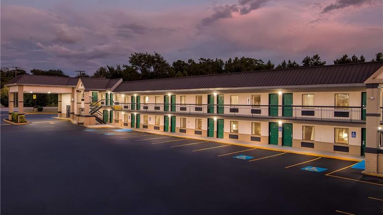 <b>Super 8 Columbia Exterior</b>. Images powered by <a href="https://iceportal.shijigroup.com/" title="IcePortal" target="_blank">IcePortal</a>.