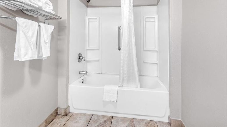 <b>Super 8 Columbia Room</b>. Images powered by <a href="https://iceportal.shijigroup.com/" title="IcePortal" target="_blank">IcePortal</a>.