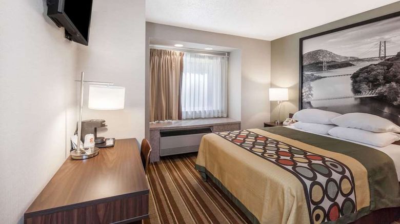 <b>Super 8 Schenectady Room</b>. Images powered by <a href="https://iceportal.shijigroup.com/" title="IcePortal" target="_blank">IcePortal</a>.