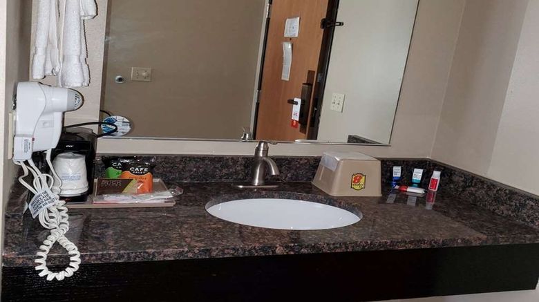 <b>Super 8 Estherville Room</b>. Images powered by <a href="https://iceportal.shijigroup.com/" title="IcePortal" target="_blank">IcePortal</a>.
