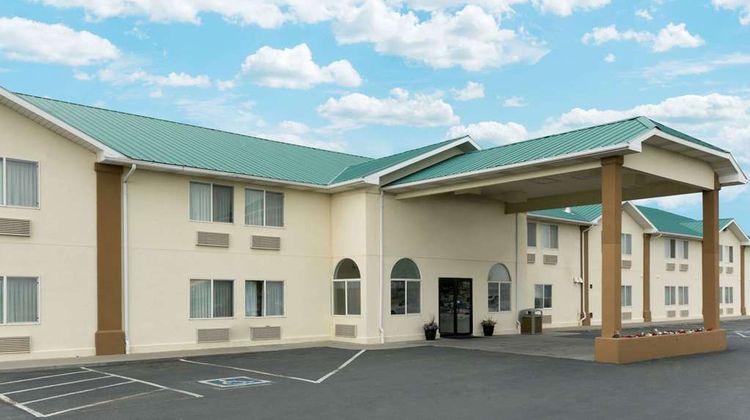 Super 8 Green River Exterior