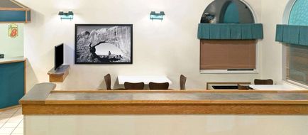 Super 8 Green River Lobby