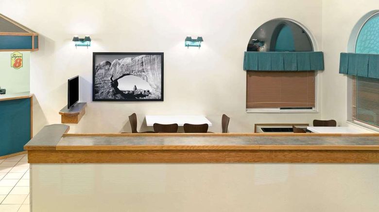 <b>Super 8 Green River Lobby</b>. Images powered by <a href="https://iceportal.shijigroup.com/" title="IcePortal" target="_blank">IcePortal</a>.