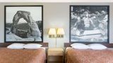 Super 8 Green River Room